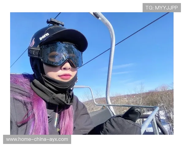 单板滑雪项目挑战高难度组合动作，教练组给予积极评价